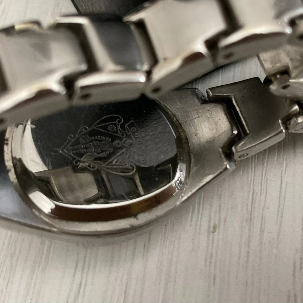 Gucci Silver watches - Picture 2 of 4